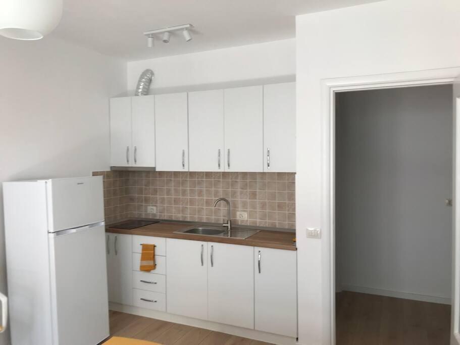 Apartament Near The Sea Golem (Tirana)